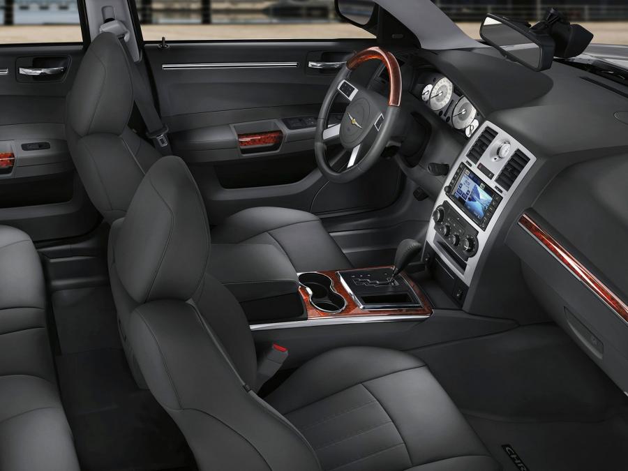  Chrysler 300C 2007 года  (фото 14 из 21)
